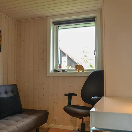 Dom wakacyjny Three-bedroom Holiday In *