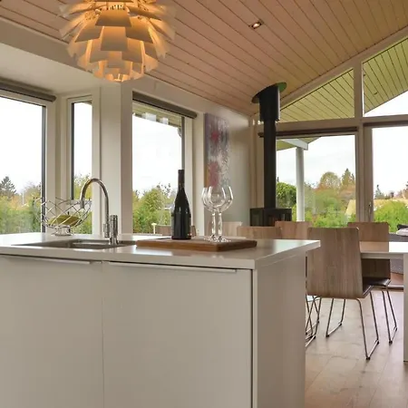 Three-bedroom Holiday In * Skibby